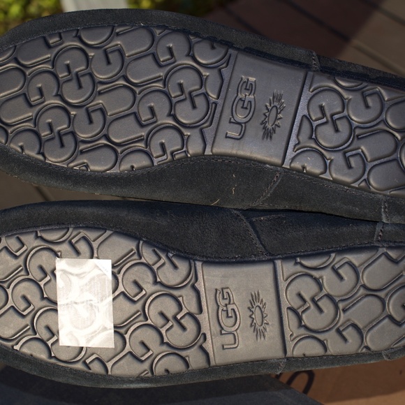 UGG Ascot Men\'s Size 12 Shearling Lined Slippers Black/1101110 - BLK/NEW